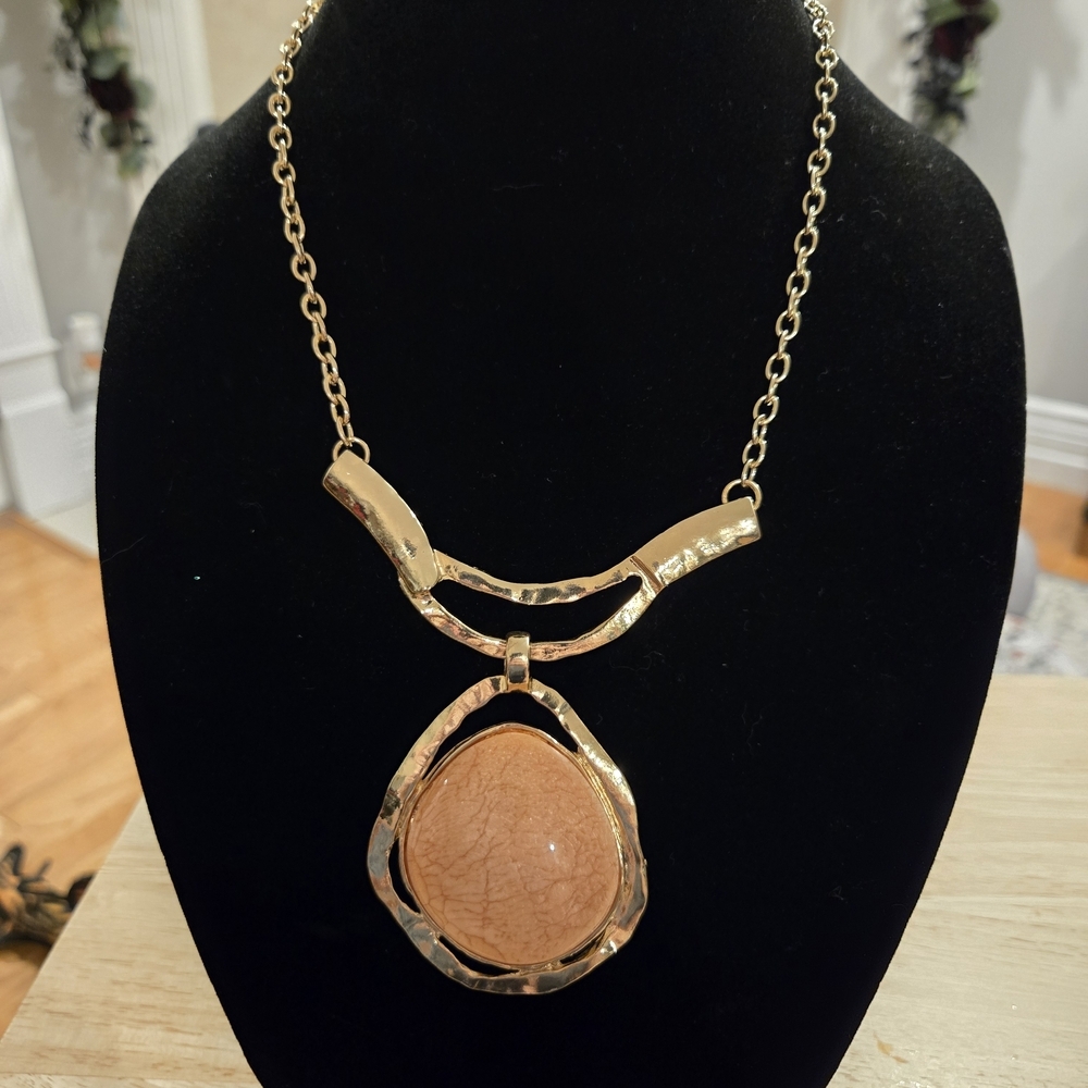 Elegant Pendant Necklace